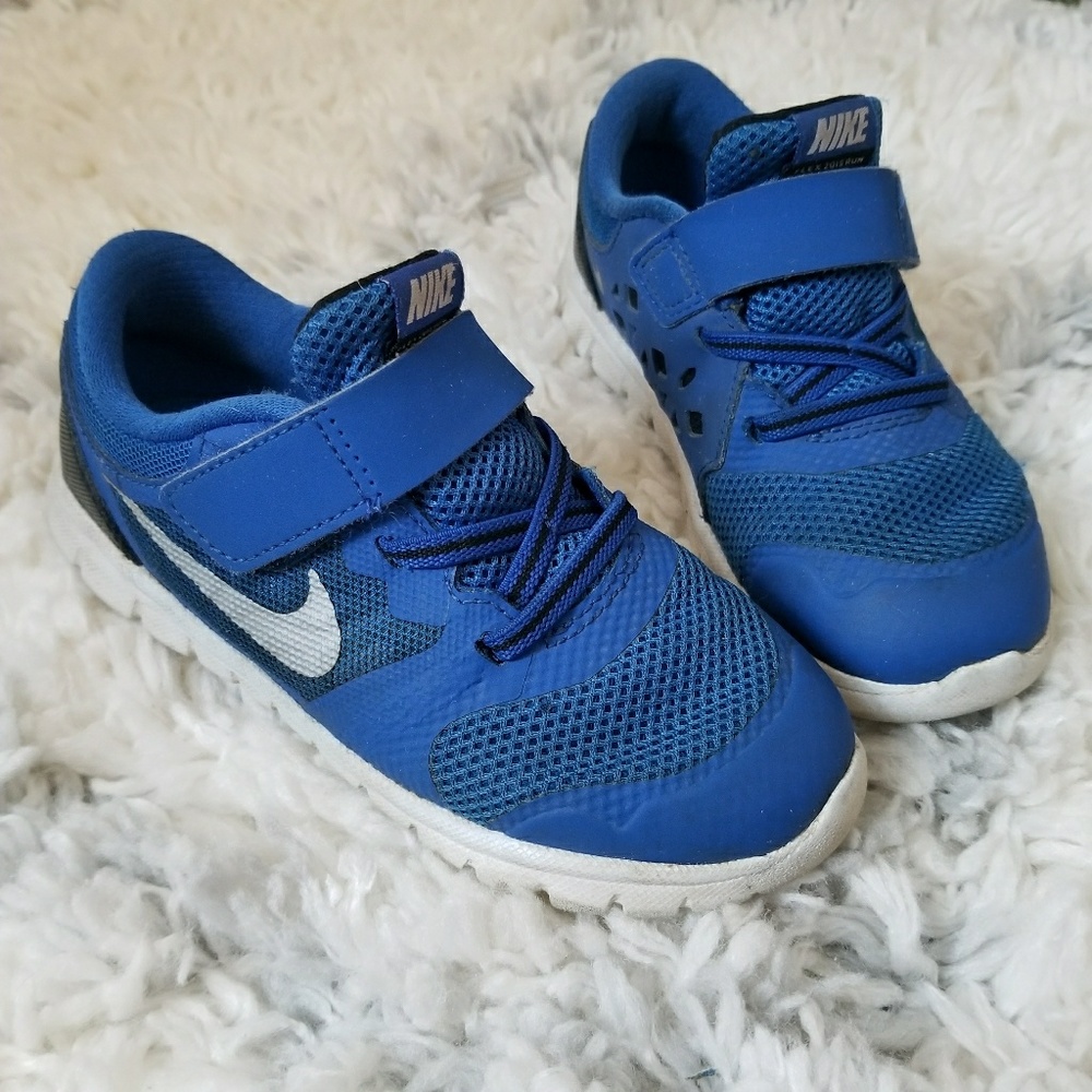 *SOLD* Boys Toddler Blue Nike Velcro Shoes Size 10